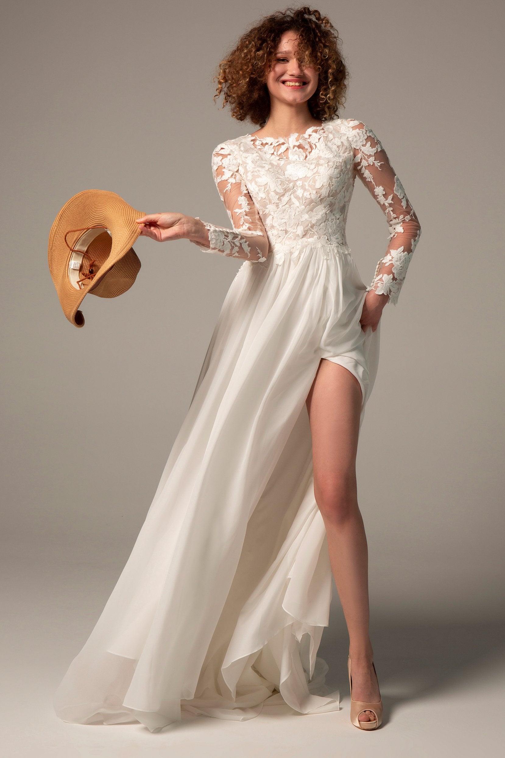 Bateau Court Train Chiffon Lace Long Sleeve Wedding Dress