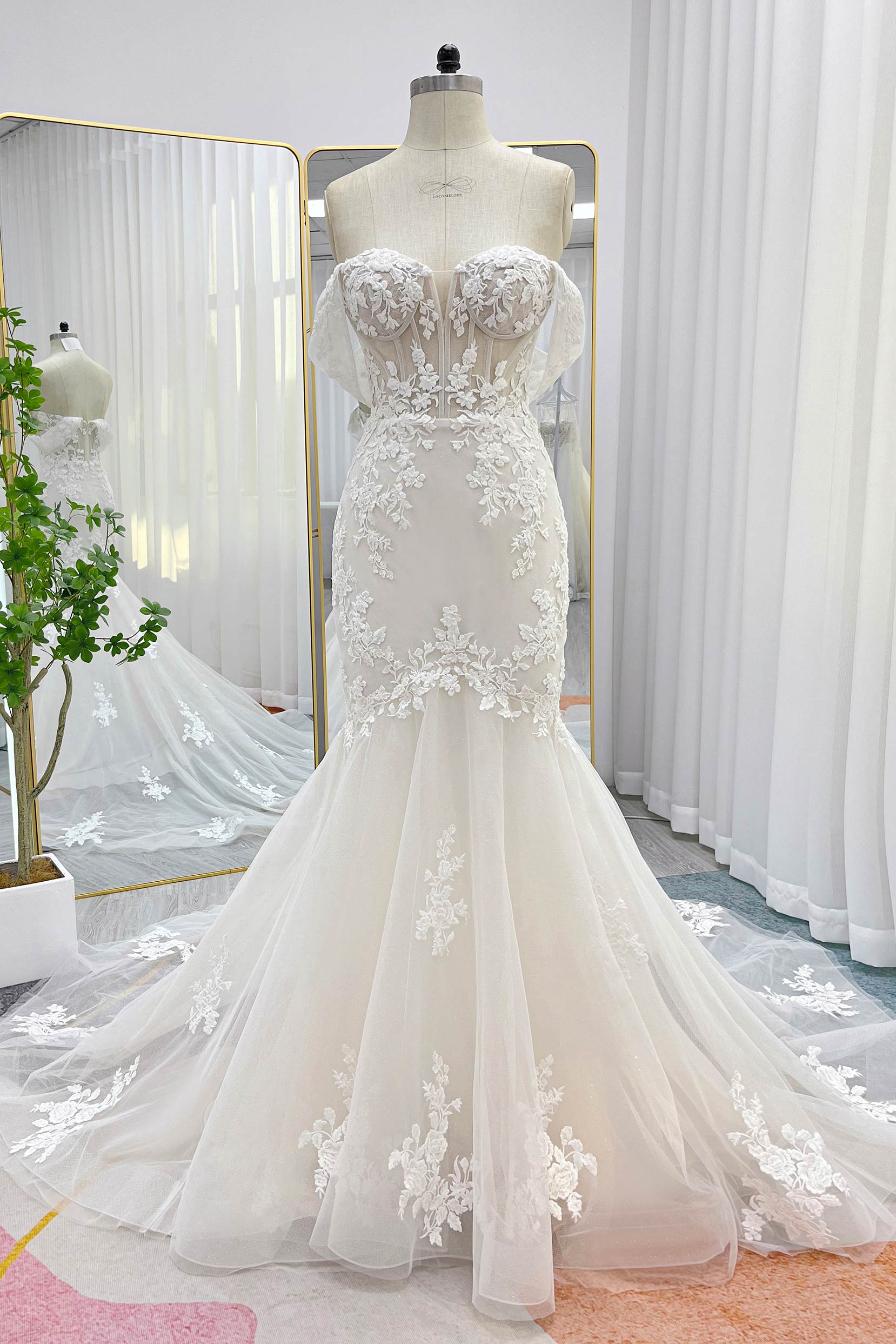 Trumpet Mermaid Natural Chapel Train Lace Short Sleeve Zipper Wedding Dress CW3255 COCOMELODY