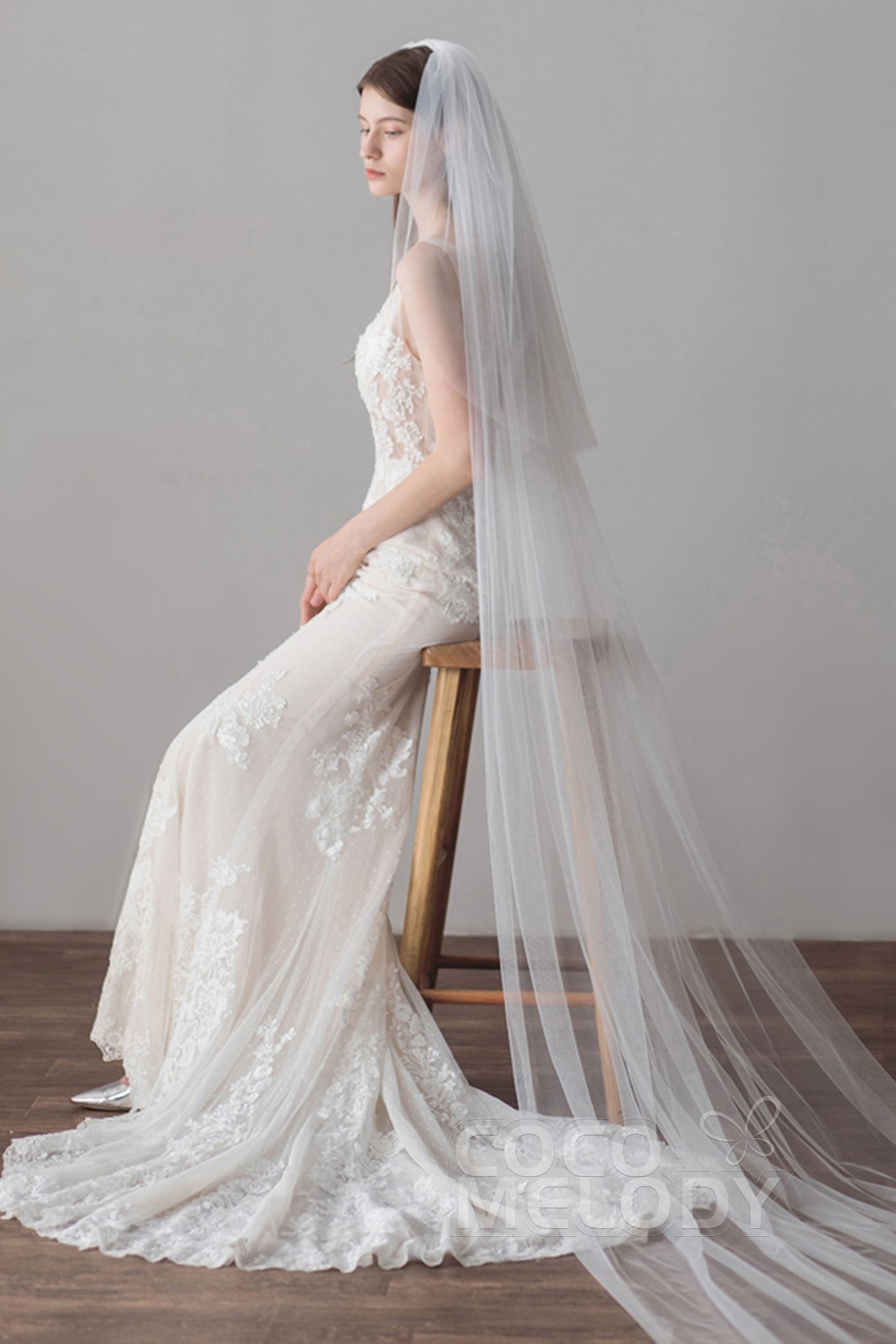 Fashion Two-tier Cut Edge Tulle Chapel Veils AV18030