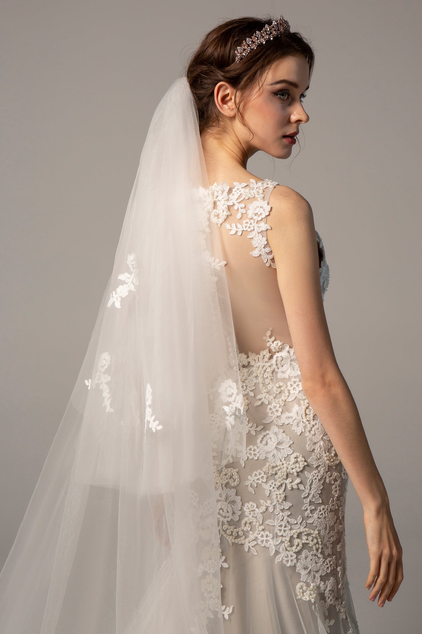 Two-tier Lace Edge Tulle Cathedral Veils Appliques CV0231