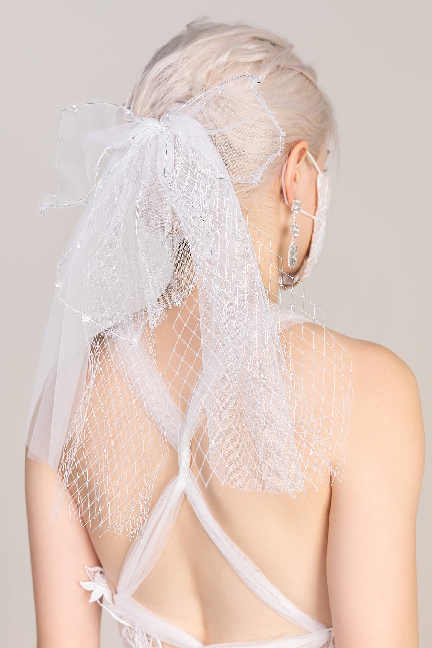 One-tier Cut Edge Tulle Shoulder Veils with Beading CV0252