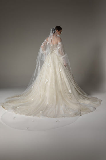 One-tier Cut Edge Tulle Chapel Veils with Appliques CV0274