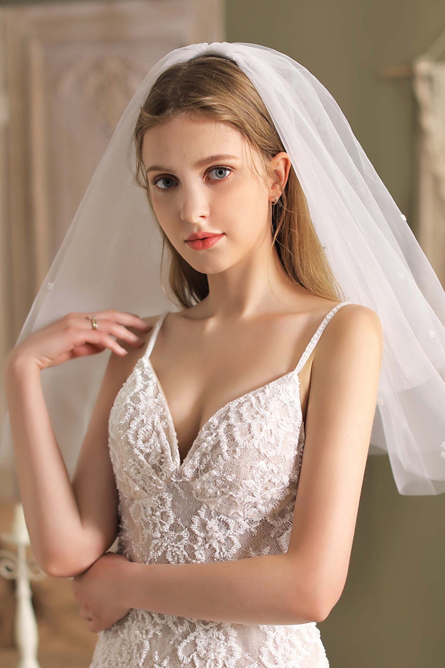 Two-tier Cut Edge Tulle Elbow Veils with Flower CV0292