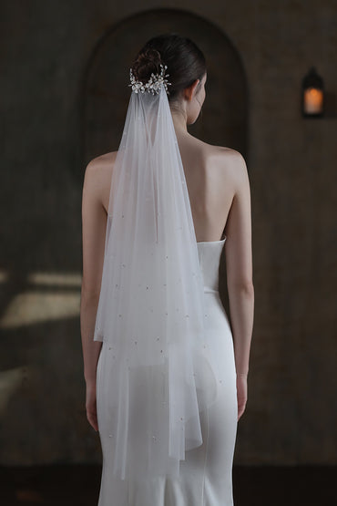 Two-tier Cut Edge Tulle Hip Veils with Appliques Beading CV0305