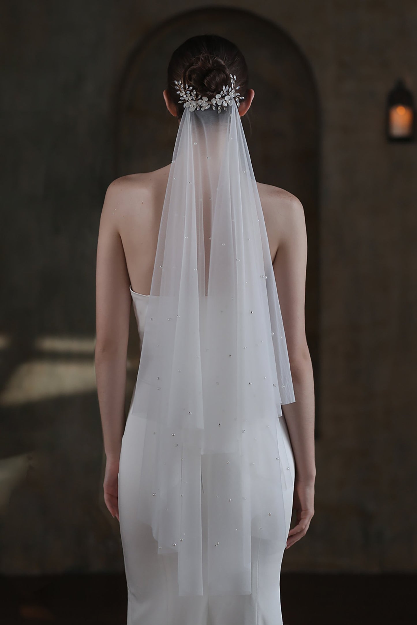 Two-tier Cut Edge Tulle Hip Veils with Appliques Beading CV0305