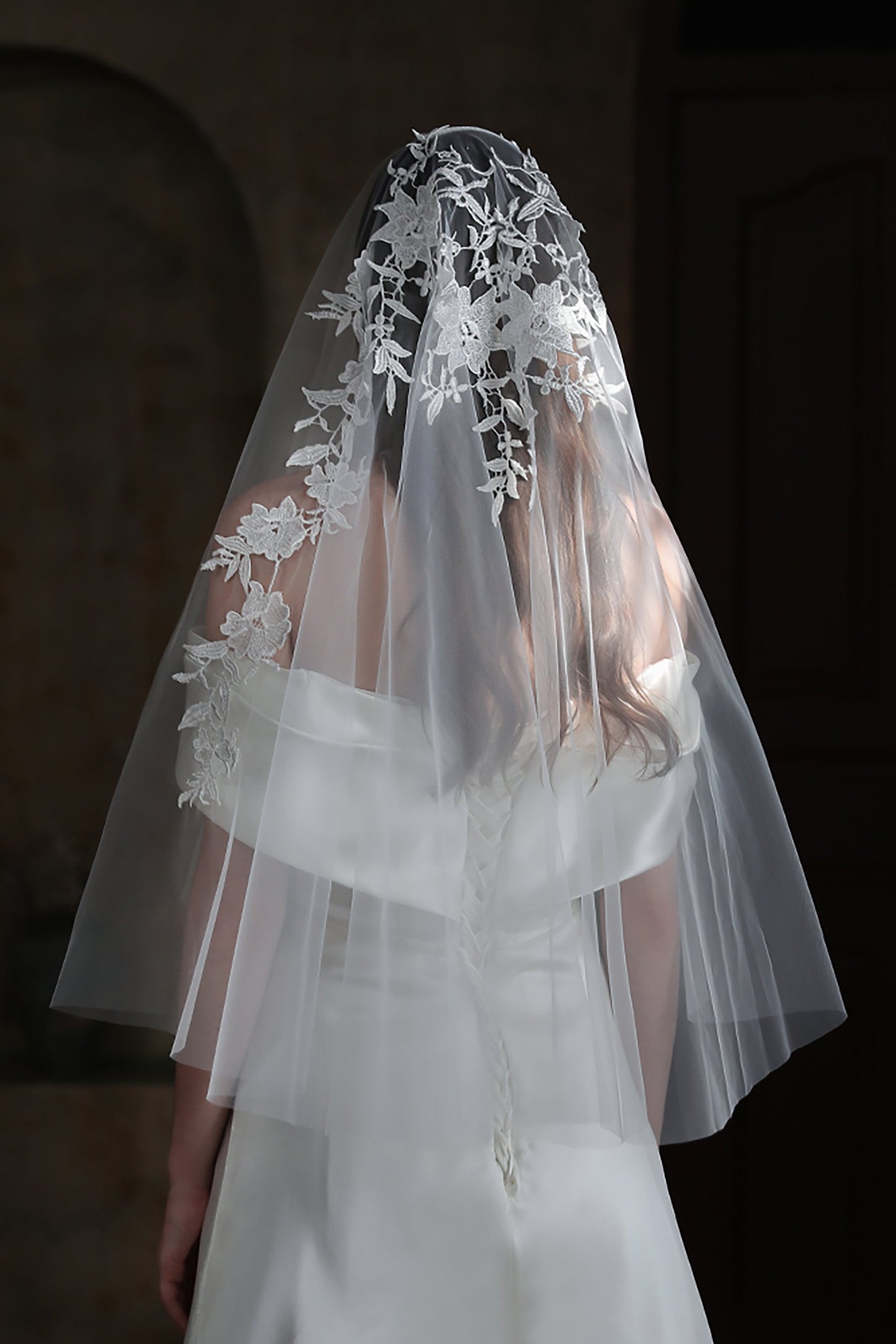 Two-tier Cut Edge Tulle Waist Veils with Appliques CV0310