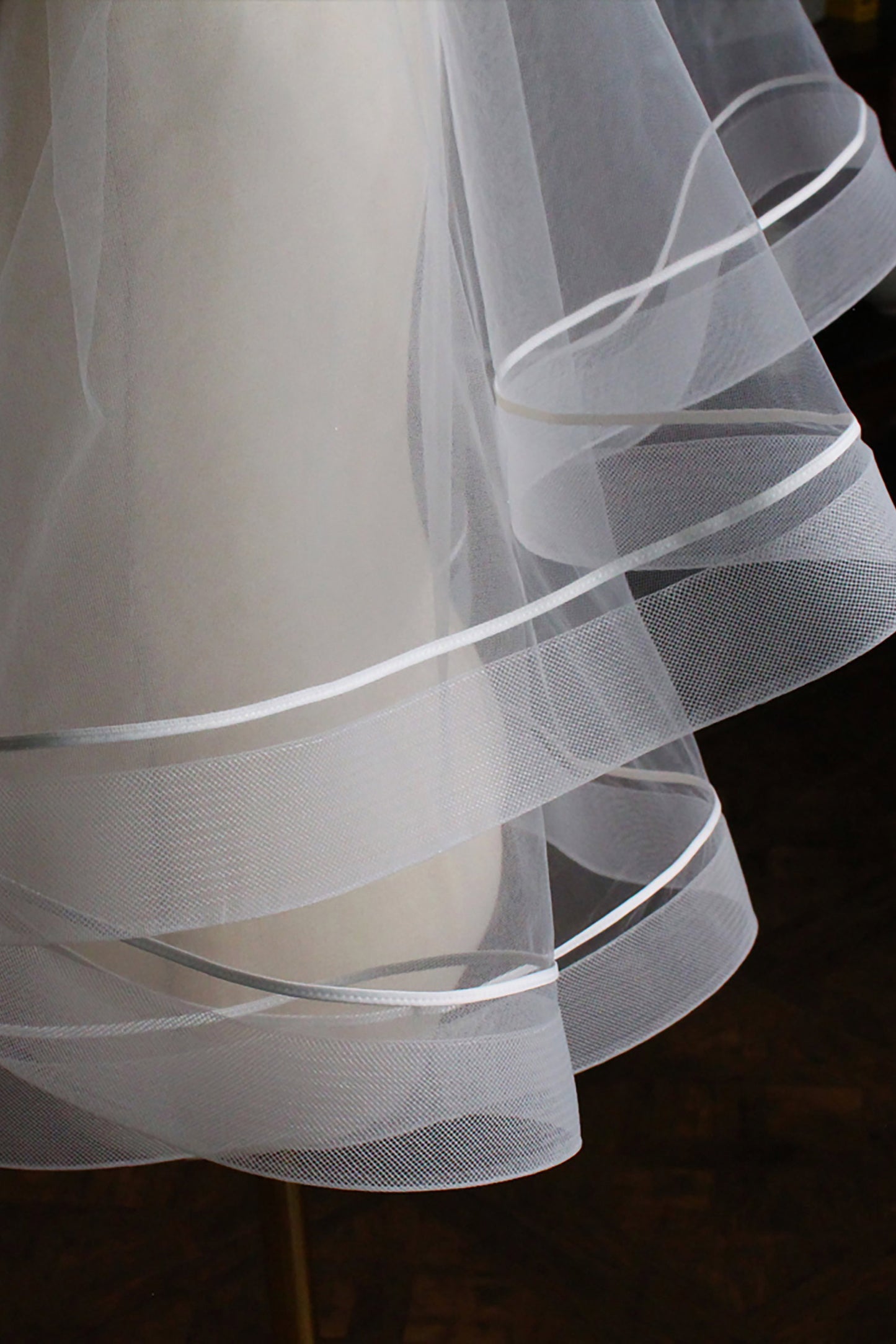 Two-tier Ribbon Edge Tulle Hip Veils with Ribbons CV0311