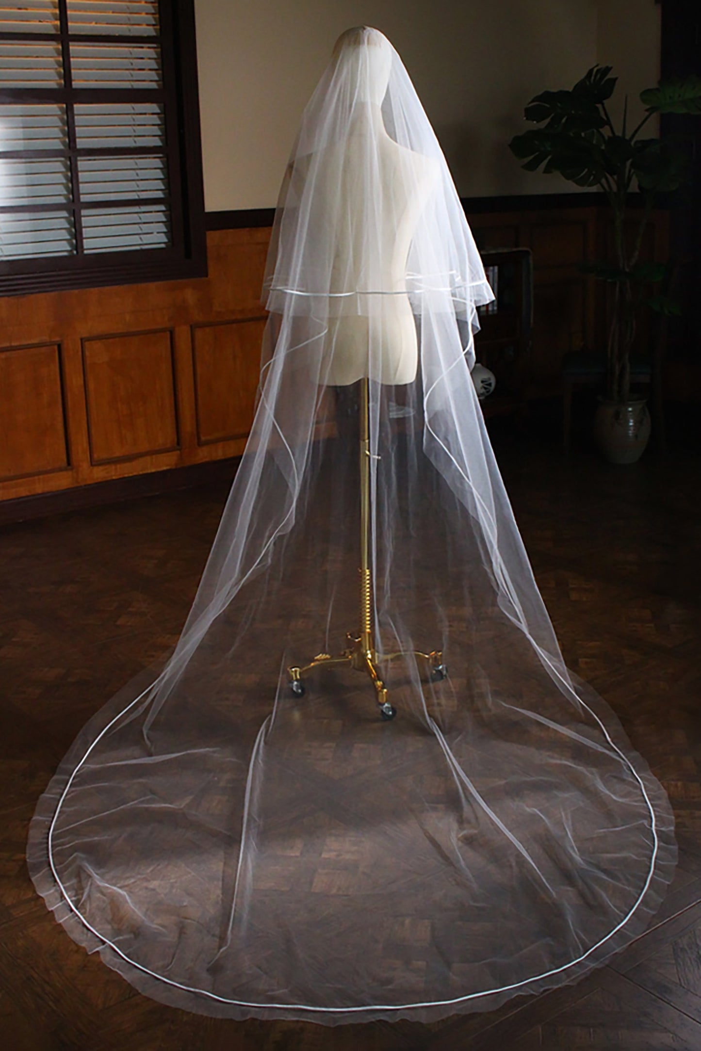 Two-tier Satin Edge Tulle Chapel Veils with Ribbons CV0319