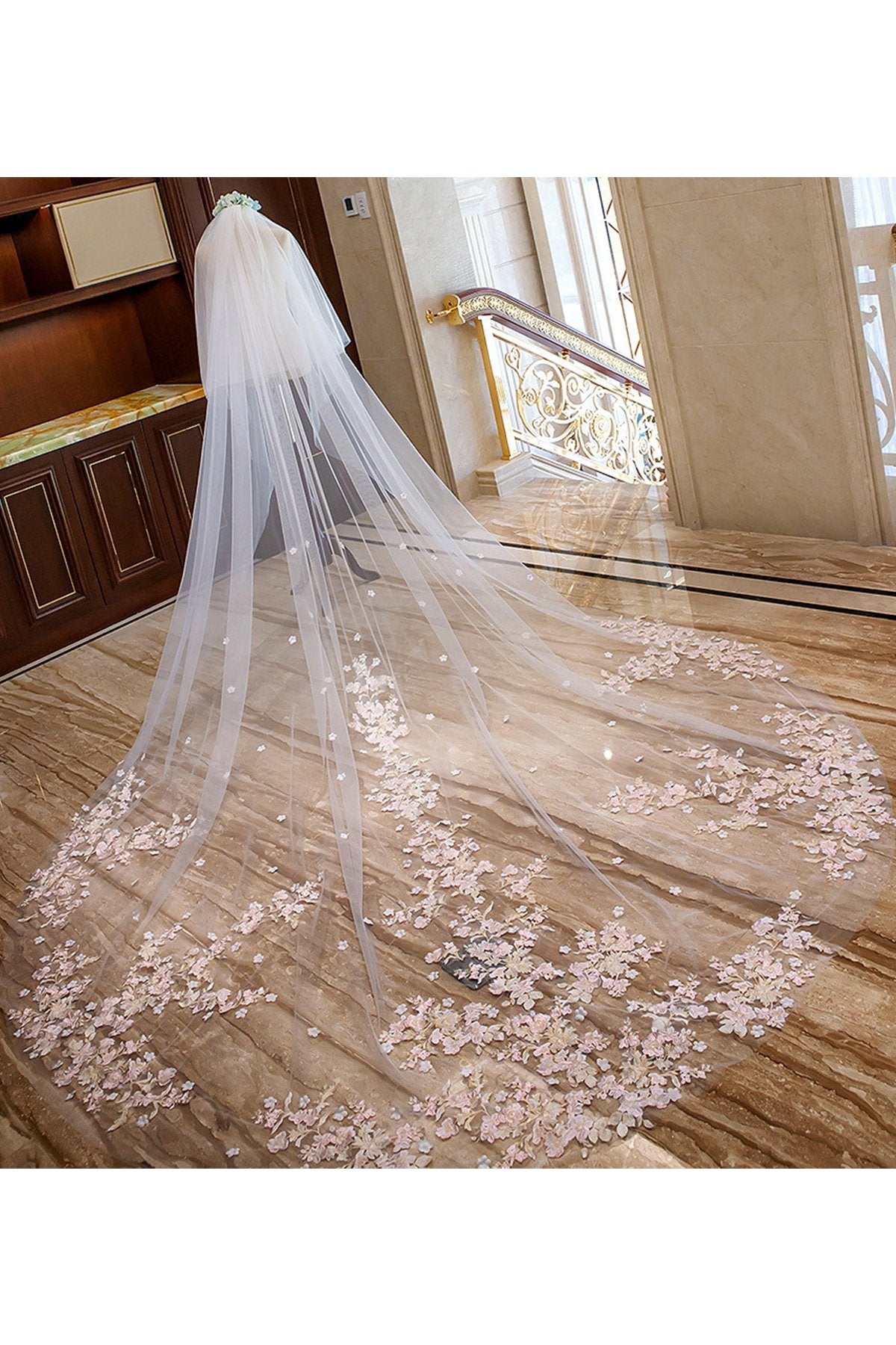 Two-tier Lace Edge Tulle Lace Cathedral Veils with Appliques CV0354