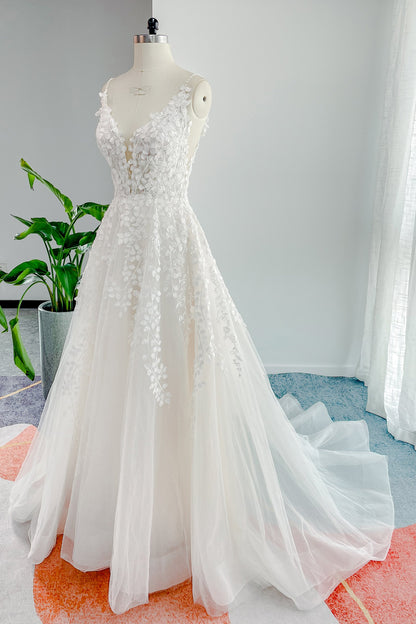 A-Line Court Train Lace Tulle Wedding Dress CW3157