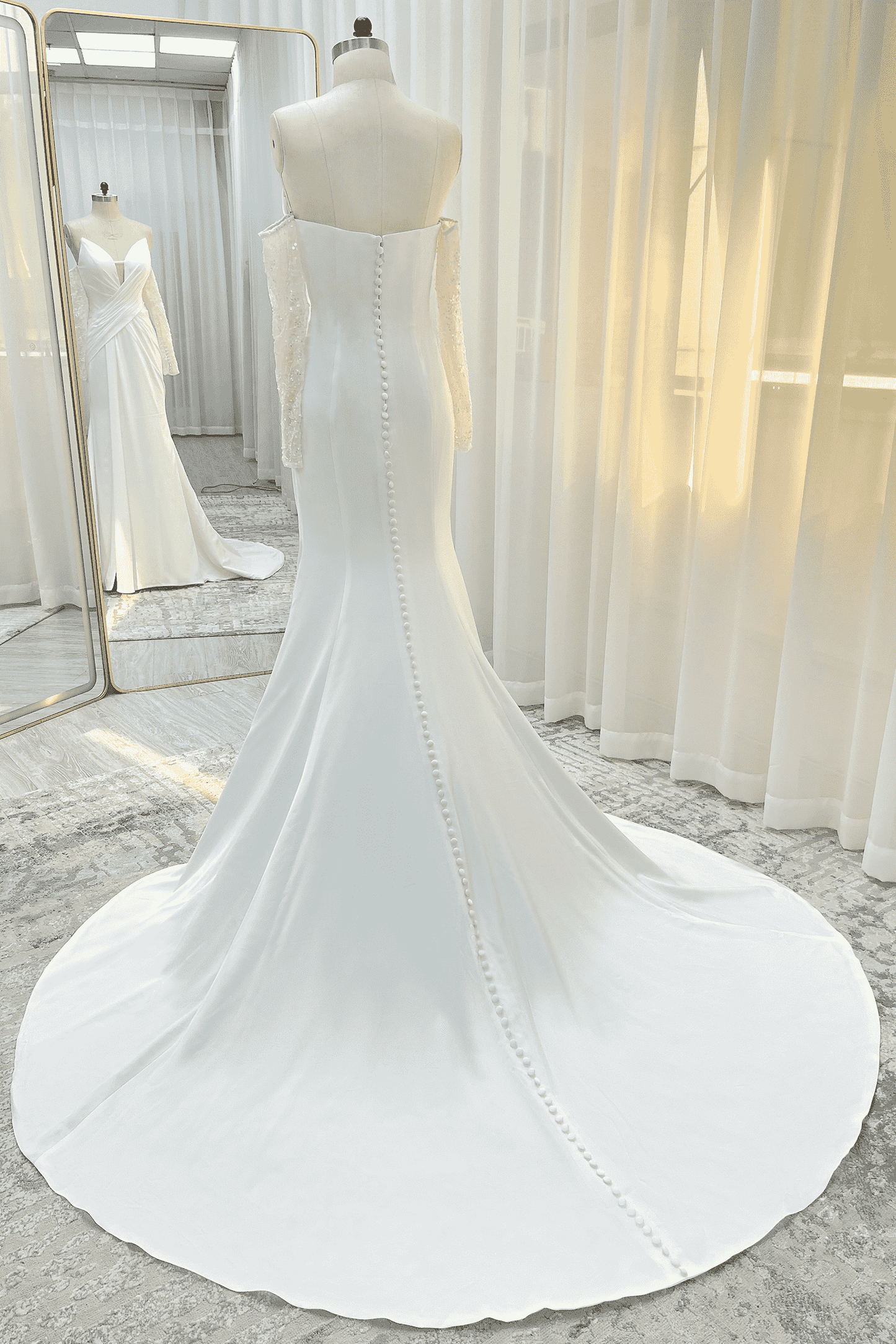 Trumpet-Mermaid Court Train Satin Wedding Dress CW3328