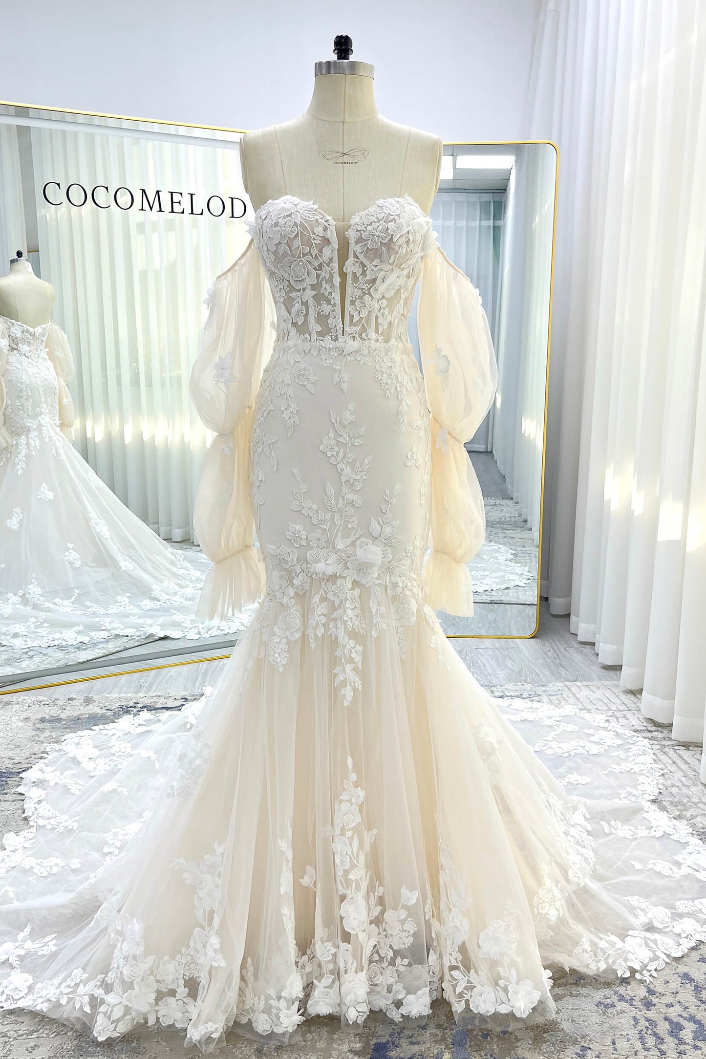 Trumpet-Mermaid Chapel Train Lace Tulle Wedding Dress CW3541