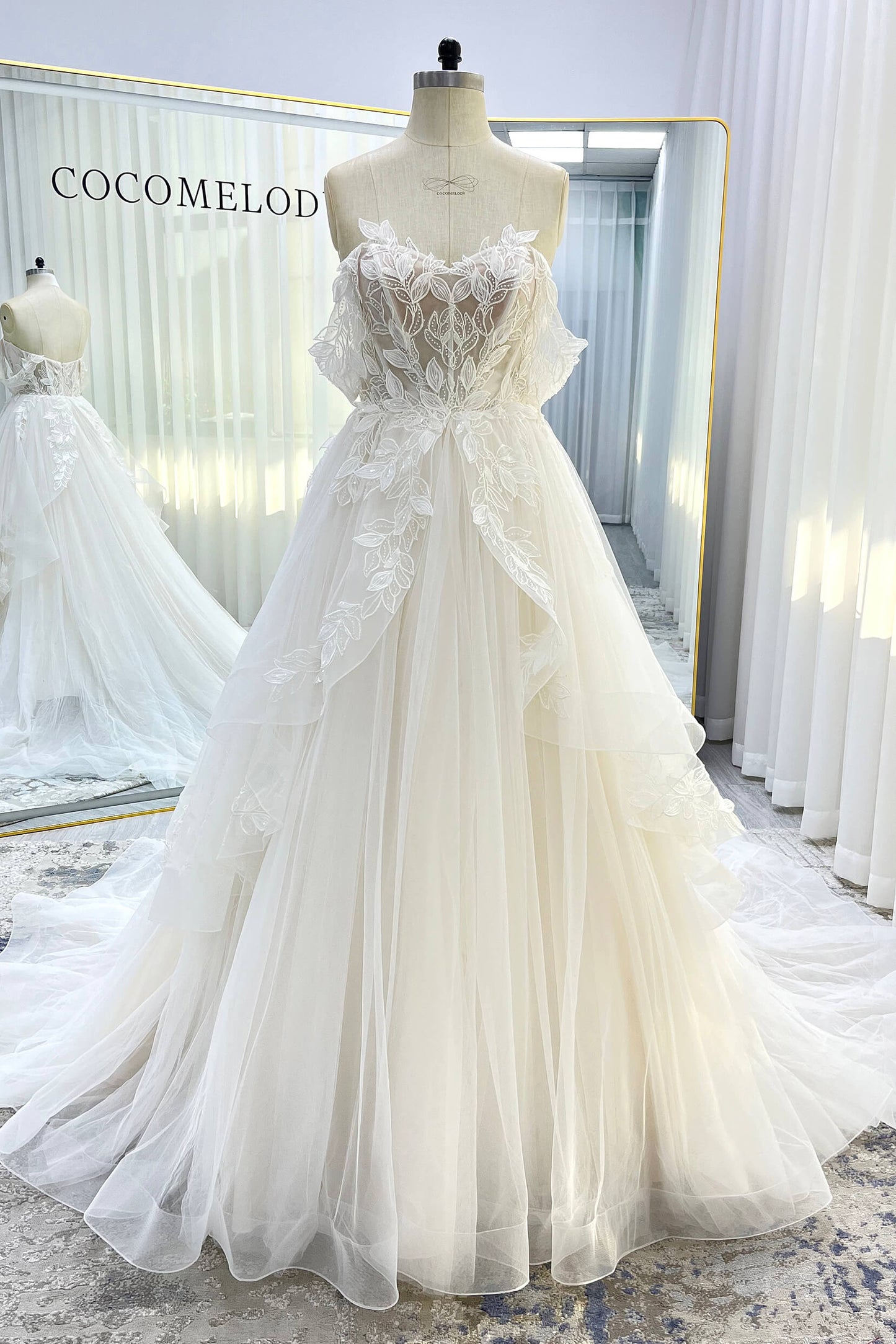 Ball Gown Court Train Lace Tulle Wedding Dress CW3543