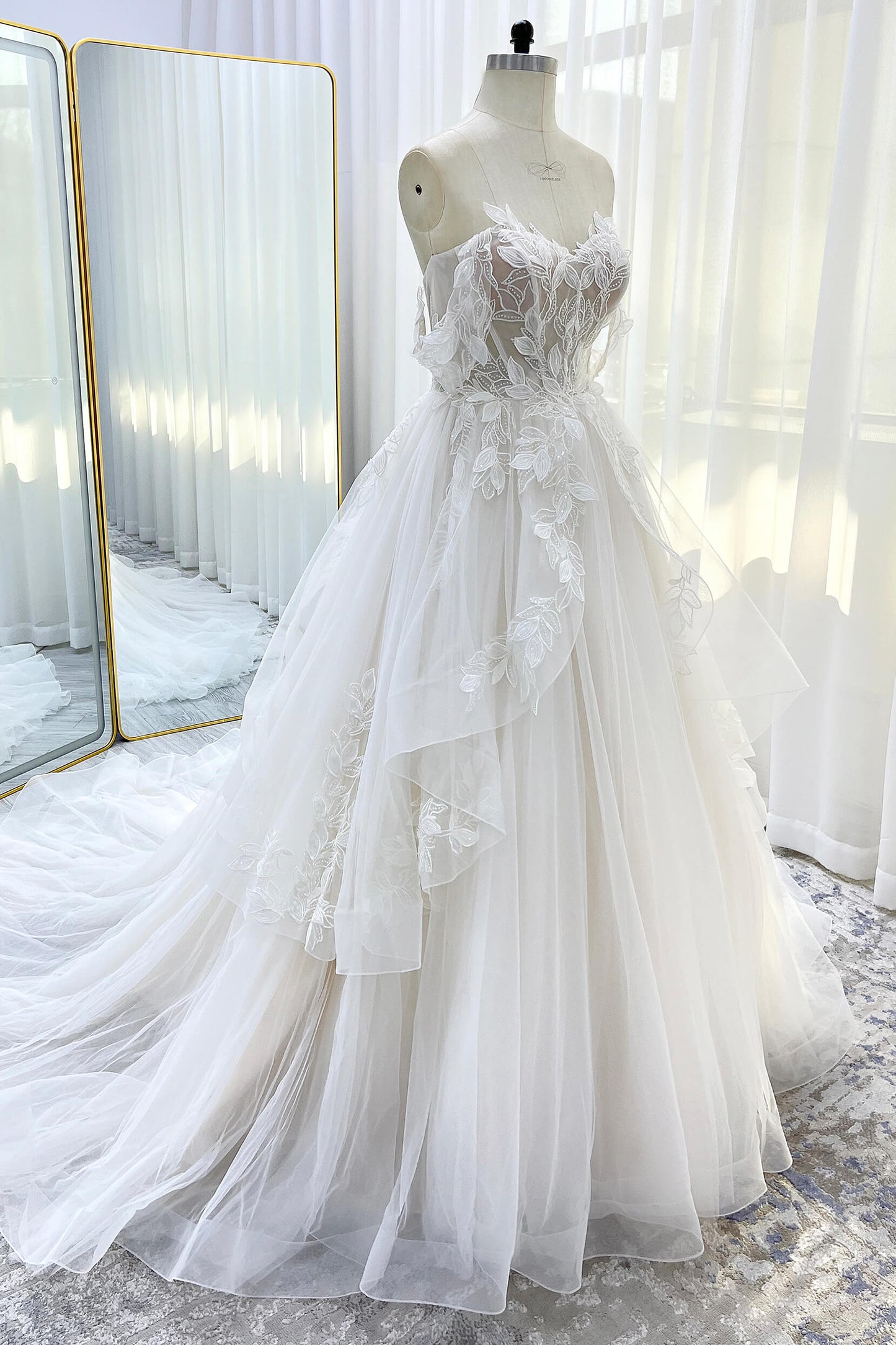 Ball Gown Court Train Lace Tulle Wedding Dress CW3543