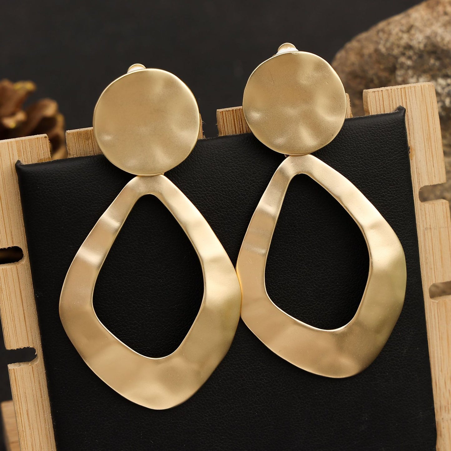 Atmospheric exaggerated ear clips Fashion geometric metal earrings  671815042653