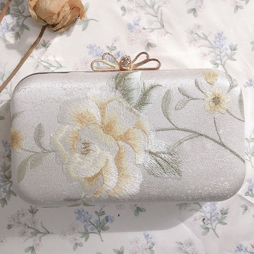 Embroidered evening bag Temperament clutch bag 681571423932