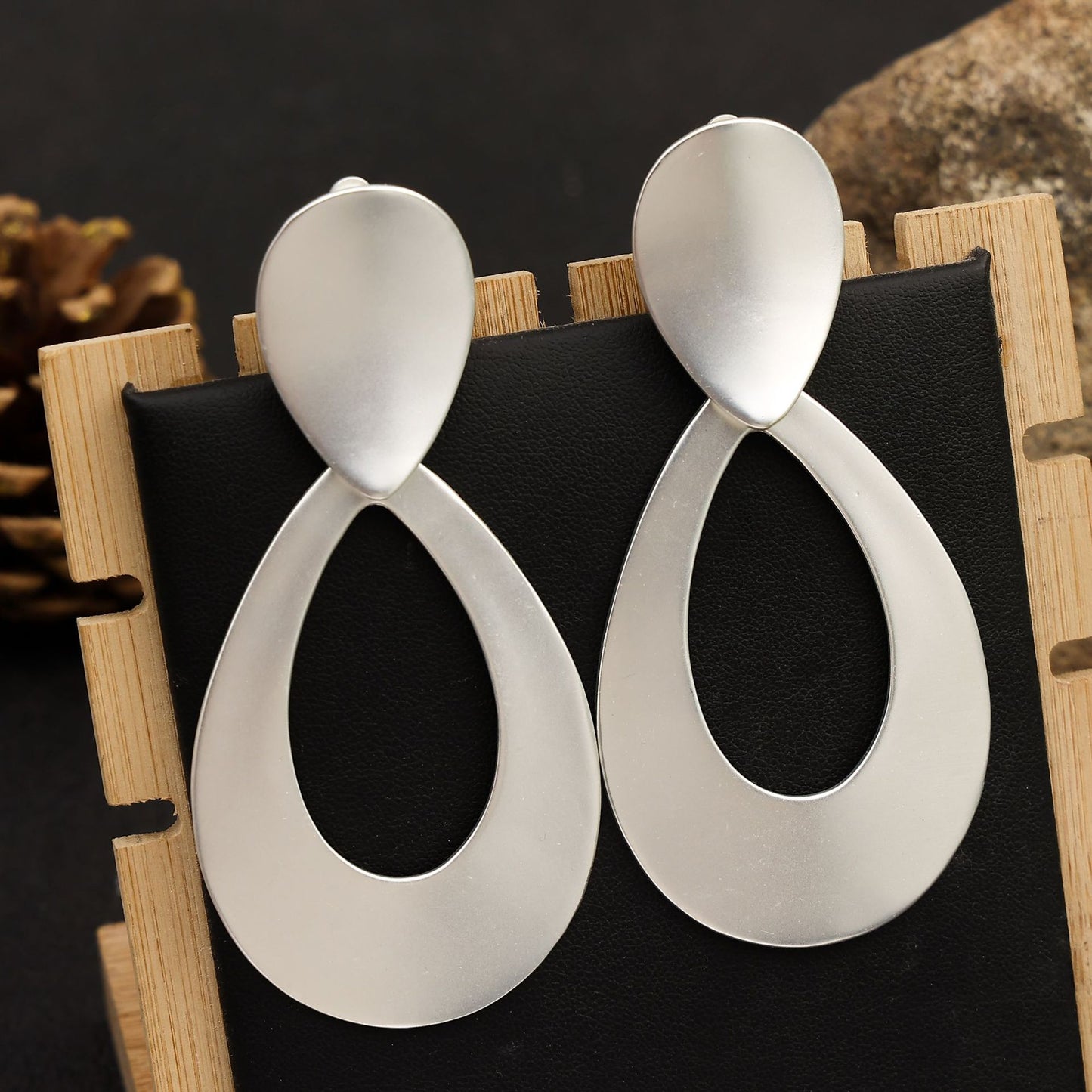 Atmospheric exaggerated ear clips Fashion geometric metal earrings  671815042653