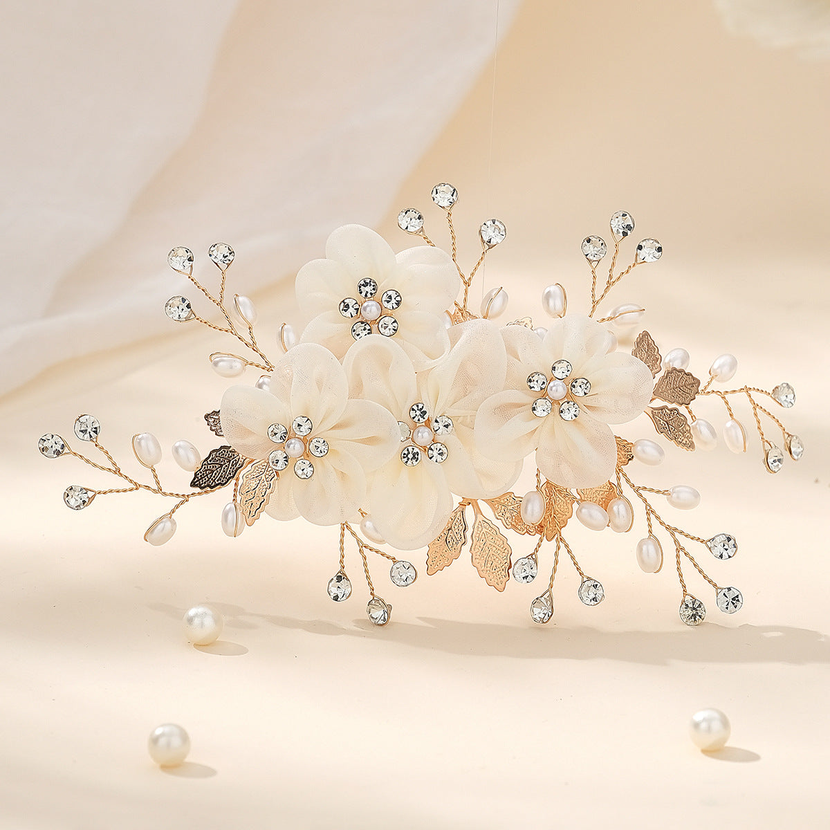 Beautiful white flower handcrafted hair clip Wedding hair accessories Diamond pearl hair clip 753896048928