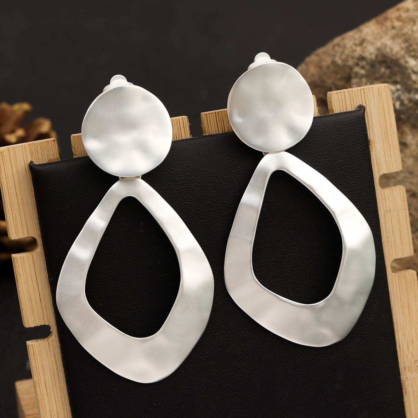 Atmospheric exaggerated ear clips Fashion geometric metal earrings  671815042653